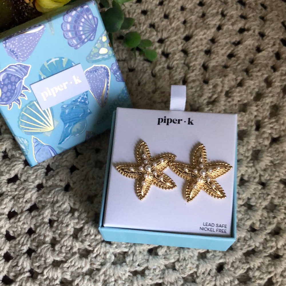 piper.k Gold Starfish Earrings